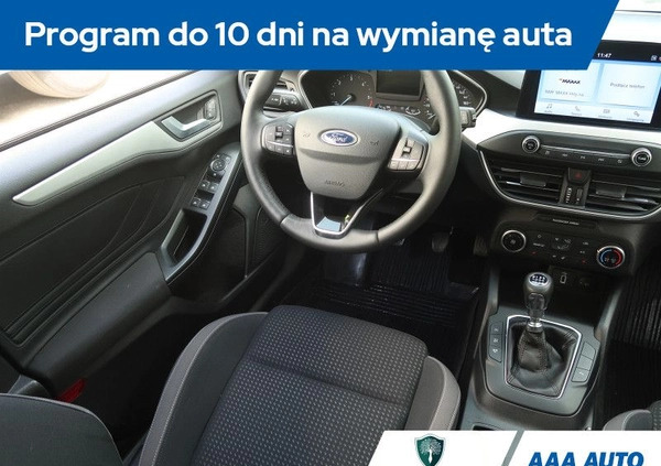 Ford Focus cena 70000 przebieg: 33993, rok produkcji 2019 z Nałęczów małe 172